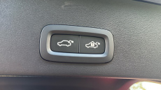 Volvo XC40 2.0 B4P Ultra Dark 5dr Auto Petrol Estate